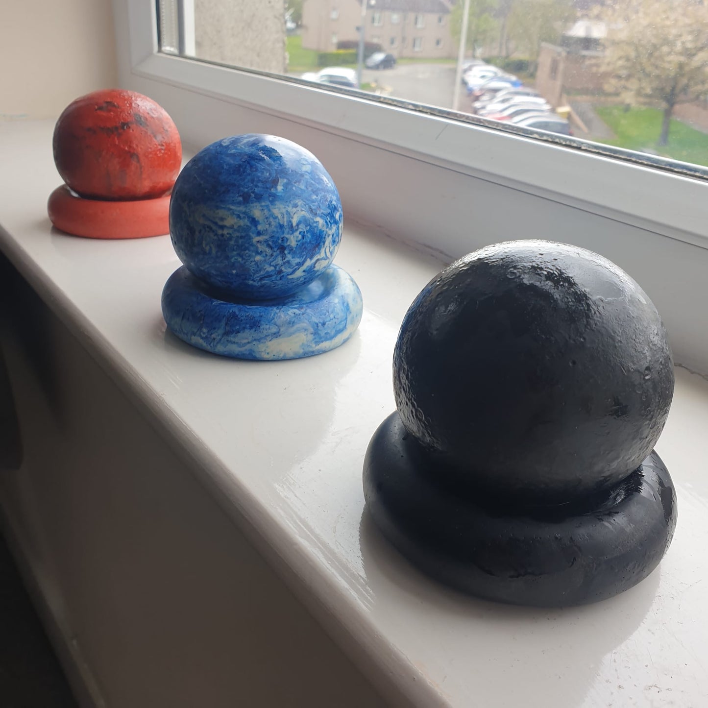 Jesmonite Stone Planets with Tray, Aroma Oasis: Handcrafted Aromatherapy Orbs