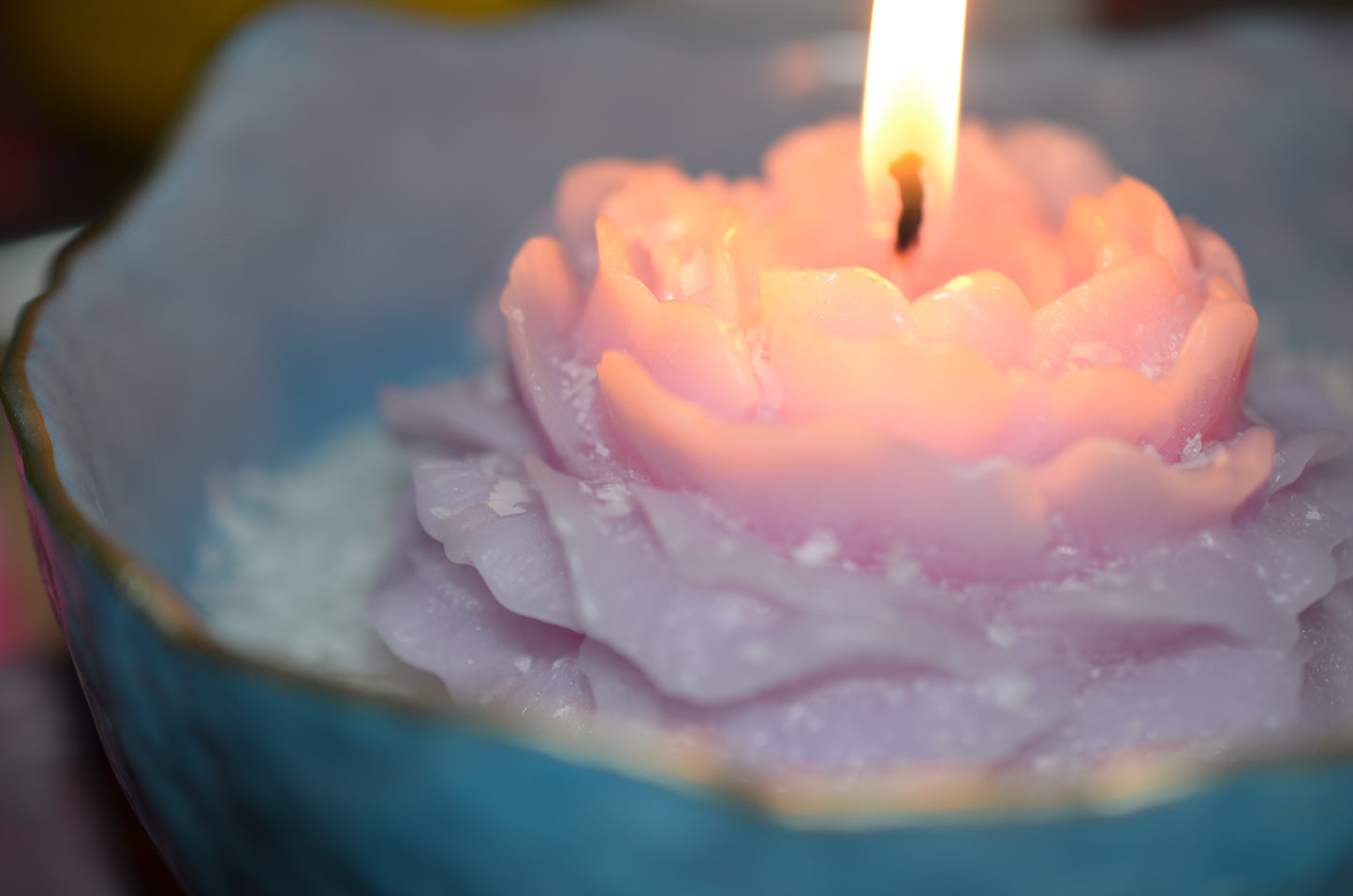 Heavenly Bloom: Irregular Jesmonite Bowl with Soy Wax Flower Candle Set