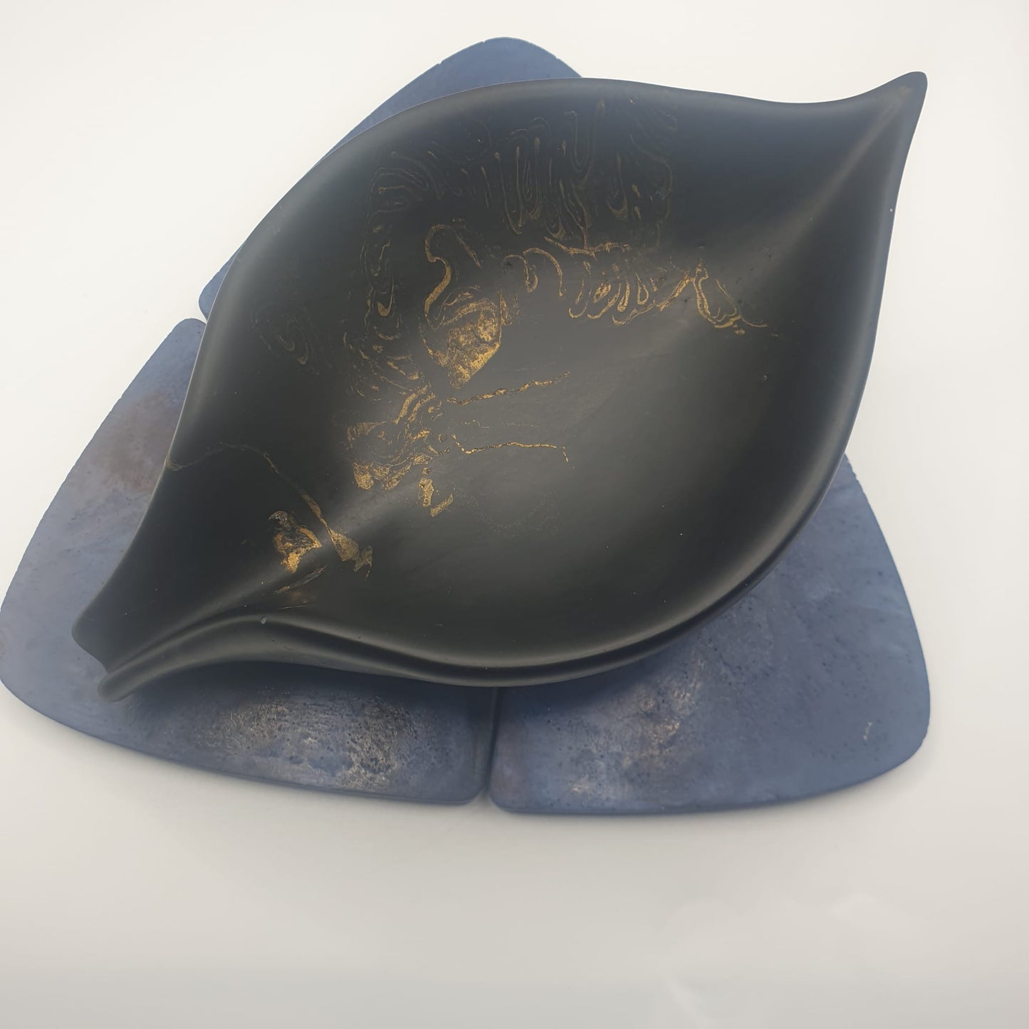 Serenity Leaf Shaped Jesmonite Dish: Nature-Inspired Elegance for Your Home