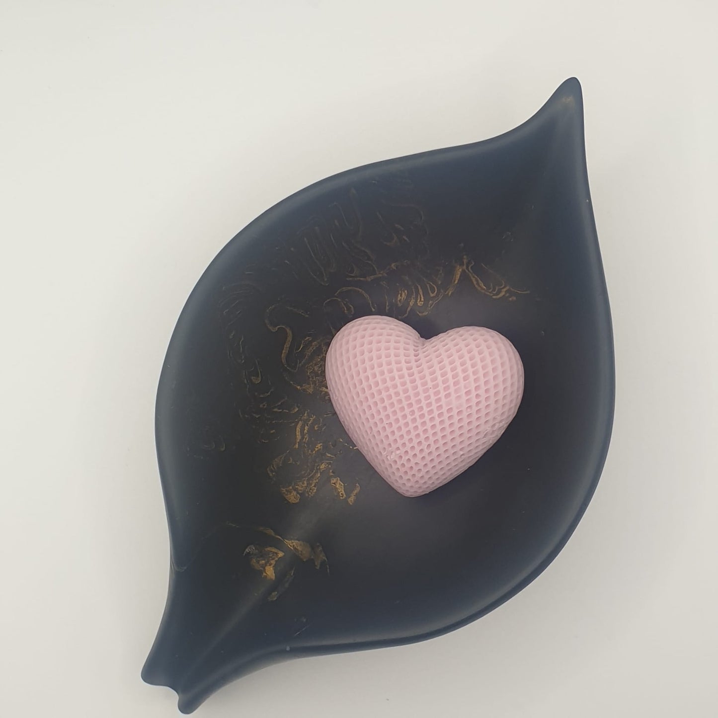 Serenity Leaf Shaped Jesmonite Dish: Nature-Inspired Elegance for Your Home
