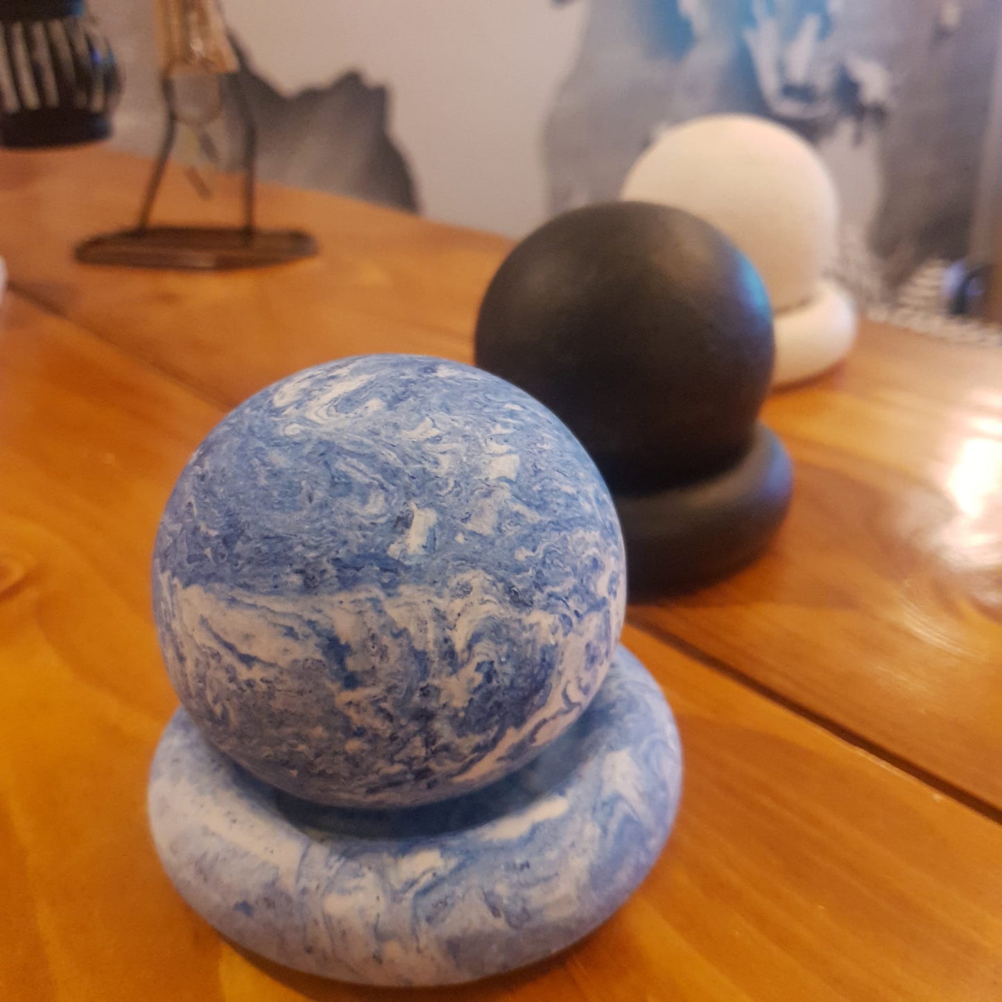 Jesmonite Stone Planets with Tray, Aroma Oasis: Handcrafted Aromatherapy Orbs